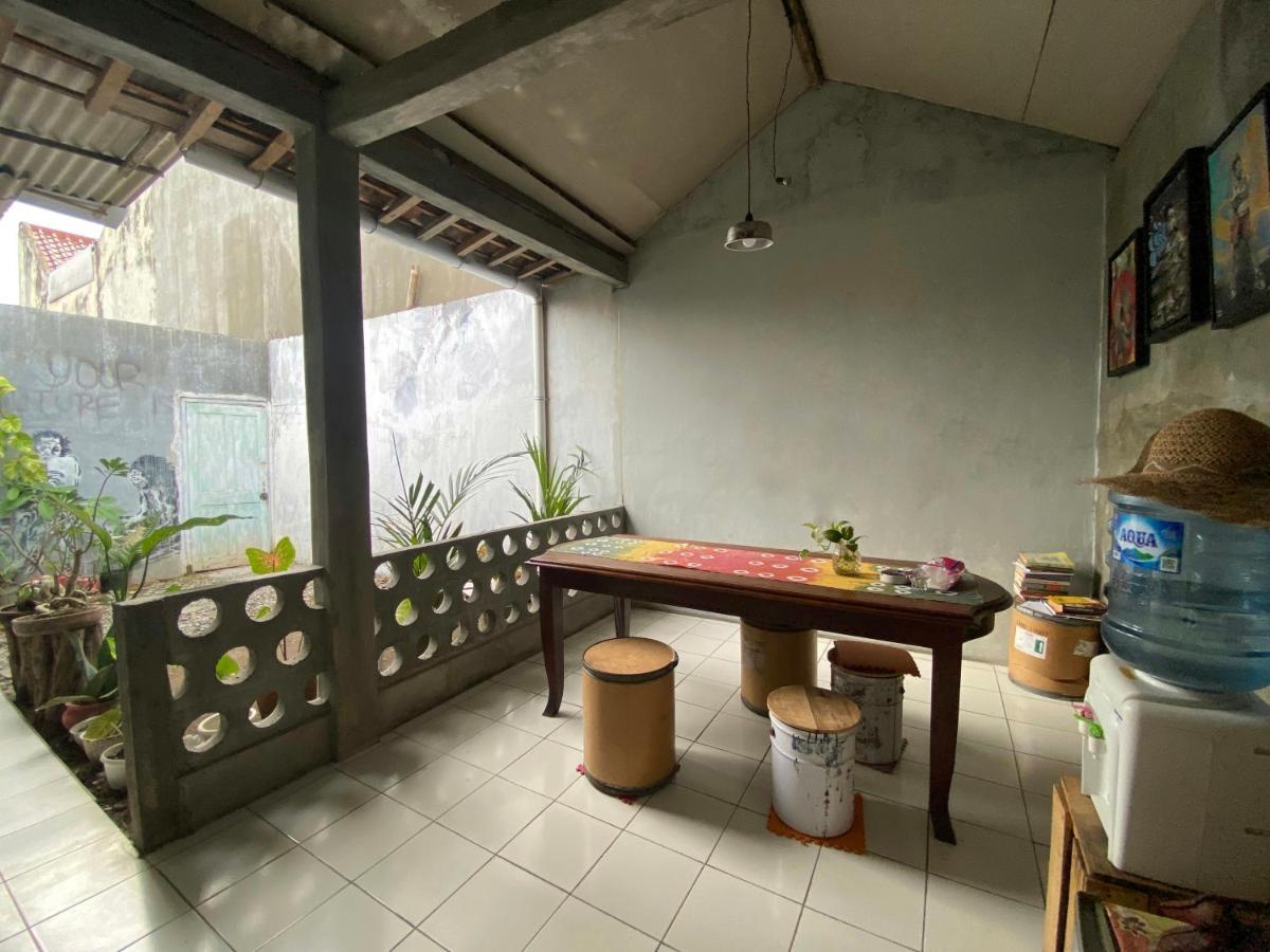 Reeneo Guesthouse Yogyakarta Exterior foto